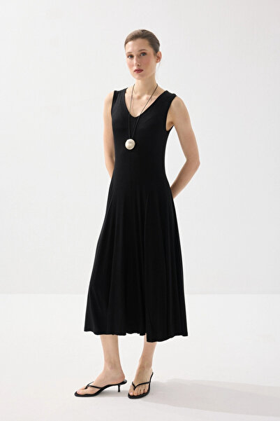 Gusto Sleeveless Bamboo Knitted Dress - Black