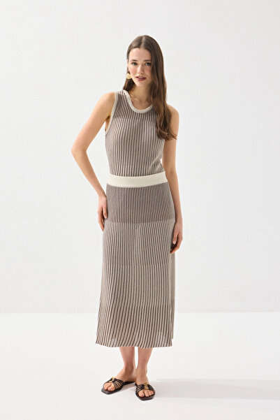 Gusto Fusta plisată din tricotaj de viscoză în două culori - Maro