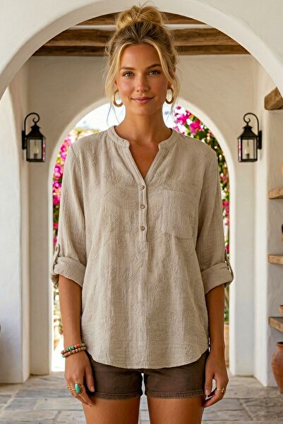 Chiccy Бежова памучна тъкана блуза с висока яка, с копчета, с дълъг ръкав, бр...