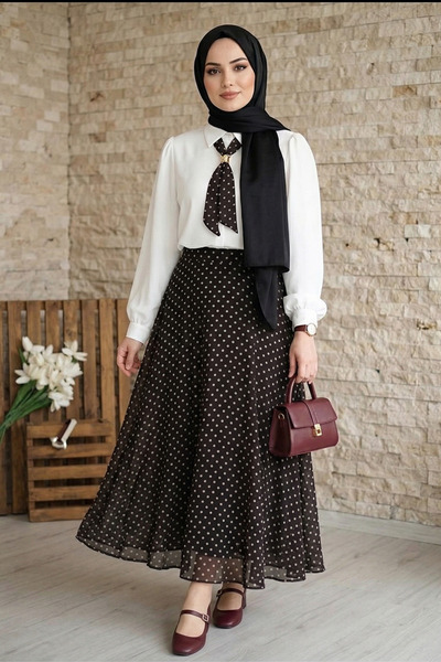 TrendParis Σετ μπλούζας και φούστας με πουά επένδυση σε καφέ χρώμα