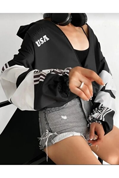 Ezgi Nişantaşı Αδιάβροχο με σχέδιο Oversize με φερμουάρ