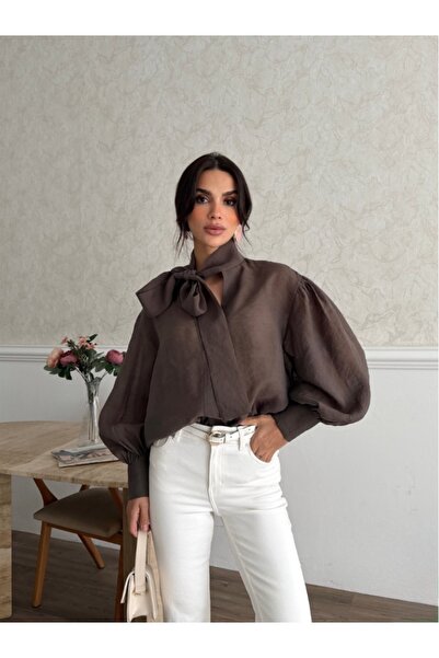 FEMMESTUDIO Γυναικεία Καφέ Μπλούζα με Φουλάρι