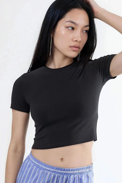 Hiccup Μπλουζάκι BUSEM με στρογγυλή λαιμόκοψη και κοντό μήκος