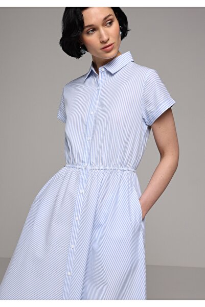 Colin's Γυναικείο μπλε κοντομάνικο ριγέ φόρεμα κανονικής εφαρμογής