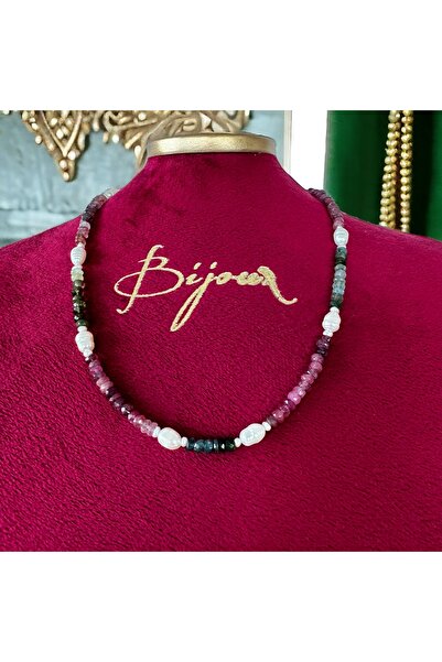 Ezera Ανακαλύψτε τη μαγεία και την κομψότητα στο μοναδικό μας κολιέ από μαργα...