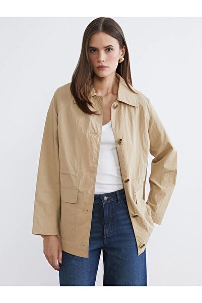 LC Waikiki Γυναικείο μπουφάν με γιακά πουκάμισου (S6)