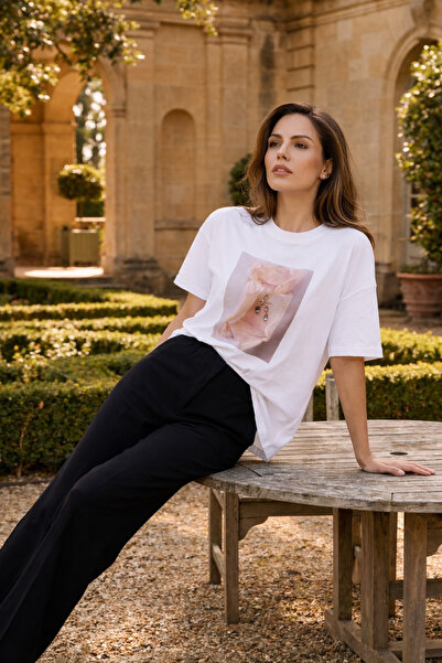 Amia&Co. Εκρού Oversize μπλουζάκι με στάμπα με θέμα τον κύκλο, με σκουλαρίκια...