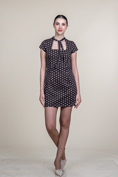 MissVina Μίνι φόρεμα με τετράγωνο γιακά με σχέδιο πουά 50384