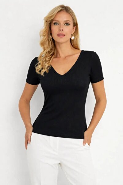 Cool & Sexy Μαύρη καμιζόλα με λεπτομέρεια από δαντέλα και κοντό μανίκι