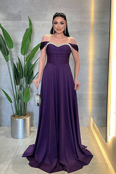 giyimmasalı Βραδινό φόρεμα από σατέν ύφασμα με λεπτομέρεια από πέτρα Balen - ...