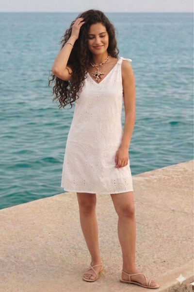 CNG MODA Καλοκαιρινό φόρεμα με επένδυση και κέντημα