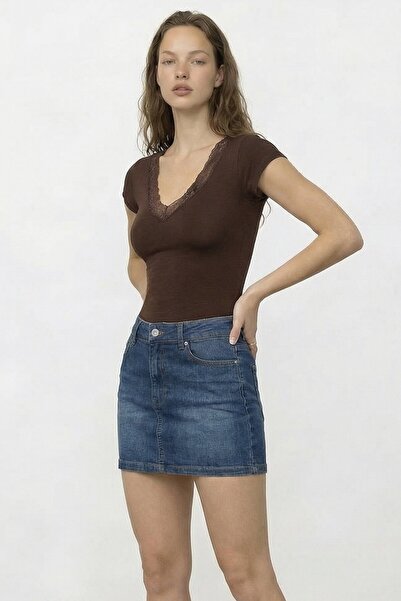 VAGGON Μπλούζα με λεπτομέρεια από δαντέλα και κοντό μανίκι σε σχήμα V