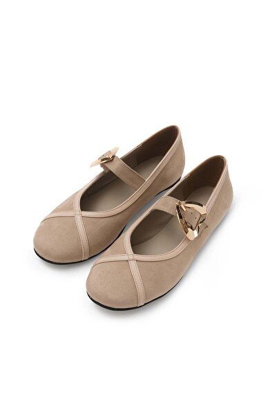 Mio Gusto Γυναικείες μπαλαρίνες Roxy σε μπεζ χρώμα με αγκράφα καρδιάς