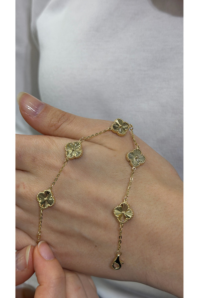 🌸 Van Cleef & Arpels Parfüm ile Büyülenin! Hemen Keşfedin