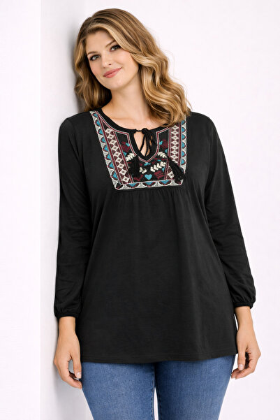 Şans Γυναικεία μπλούζα σε μεγάλο μέγεθος, πολύχρωμη, με λεπτομέρειες κεντήματ...