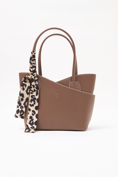 PAULMARK Γυναικεία τσάντα με ασύμμετρη κοπή και λεπτομέρειες