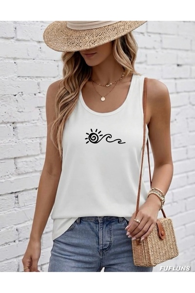 FUFLUNS Sun and Sea Printed Women's Round Neck T-Shirt