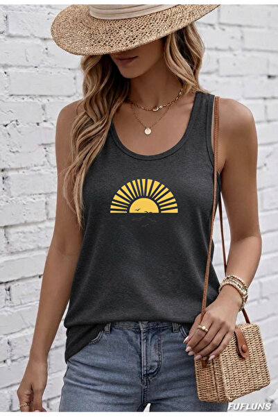 FUFLUNS Women's Round Neck T-Shirt with Birds and Sun Print