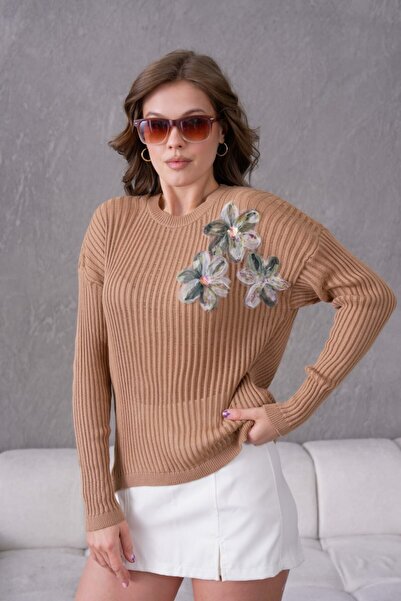 Noi Belis Πλεκτή μπλούζα με λεπτομέρεια από δαντέλα και λαιμόκοψη ποδηλάτου S...