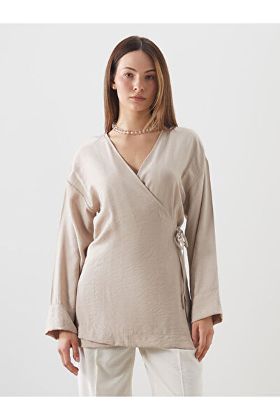 LC Waikiki Rmz Gi̇yi̇m Farkiyla Double-Breasted Roba Collar Textured Blouse