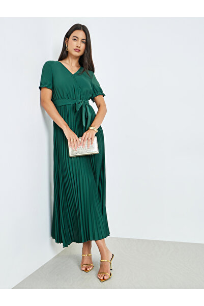 Styli Green Pleated A-Line Maxi Dress with Tie Up Belt