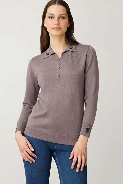 Desen Triko Γυναικείο πουλόβερ με κέντημα στο λαιμό, βιζόν