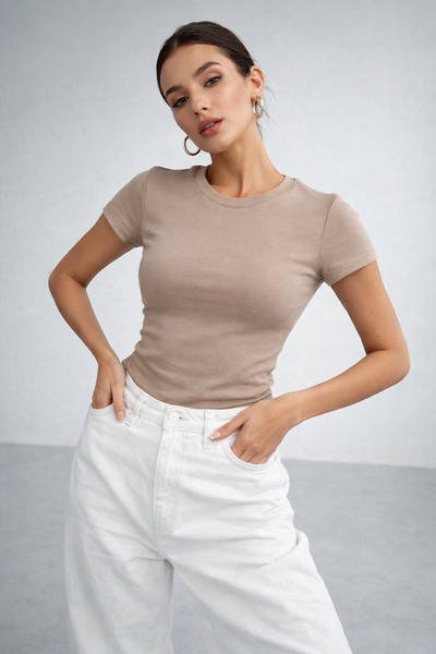 Rich Γυναικείο ανοιχτό καφέ ελαστικό ύφασμα, εφαρμοστό στο σώμα, κοντομάνικο ...