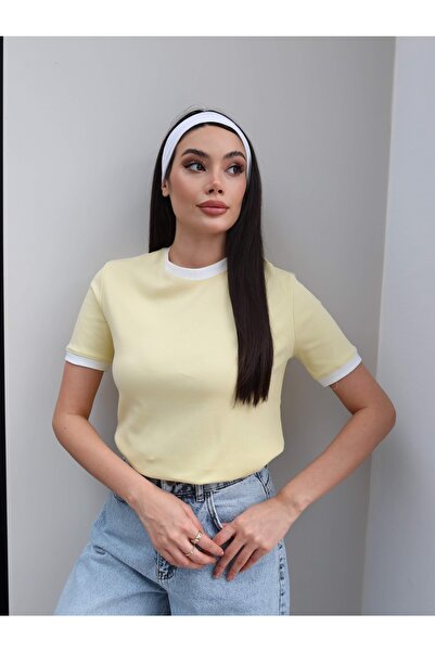 ESRAHELVACI Μπλουζάκι με λαιμόκοψη