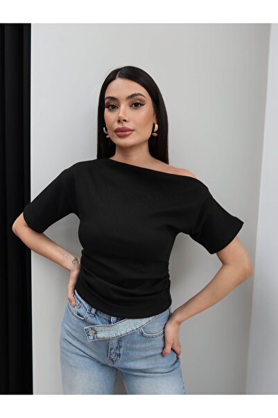 ESRAHELVACI Μπλούζα με έναν ώμο και σούρες στο πλάι