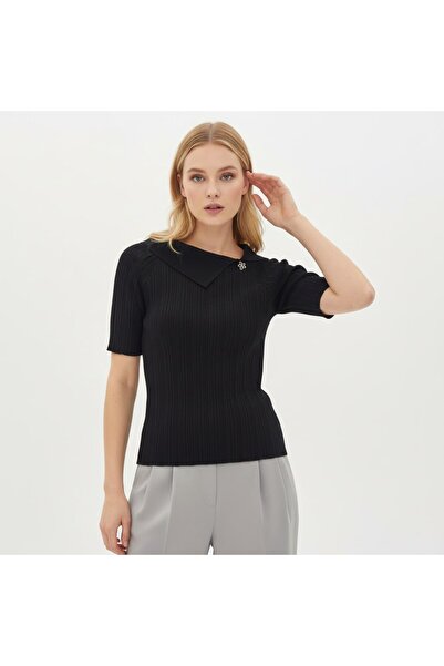 Noi Belis Πλεκτή μπλούζα με λεπτομέρεια αξεσουάρ σε σχέδιο γιακά που γυρίζει ...