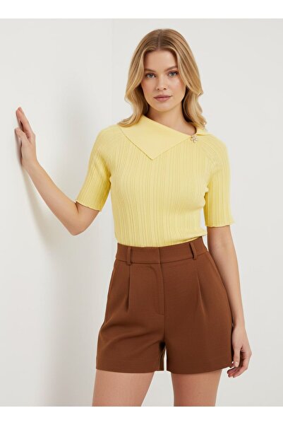 Noi Belis Πλεκτή μπλούζα με λεπτομέρεια αξεσουάρ σε σχέδιο γιακά που γυρίζει ...