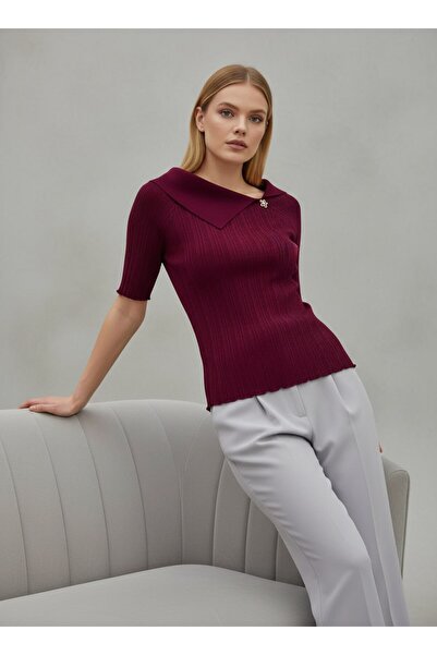 Noi Belis Πλεκτή μπλούζα με λεπτομέρεια αξεσουάρ σε σχέδιο γιακά που γυρίζει ...