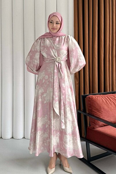 Modaensarbutik Toka Detaylı Baskılı Saten Kumaş Tesettür Elbise-PEMBE