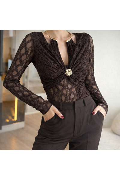 qeteen Women's Lace Brooch Detailed Metal Collared Stylish Blouse