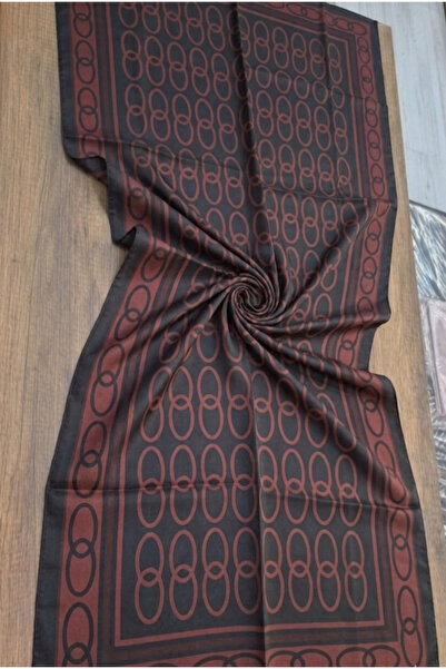 Butik شال بنمط حلقي مع علامة تجارية