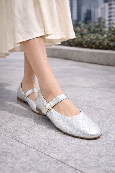 MAYA SHOES Gümüş Örgü Yuvarlak Burunlu Kapalı Baretli Ortopedik Babet