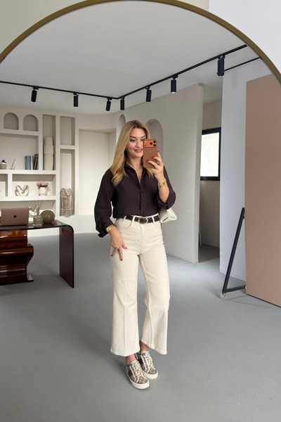 Sezgi Tekin Σειρά Premium με λεπτομέρεια ζώνης, τζιν με σιδερένια ραφή και κρ...