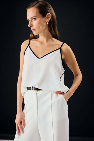 Sateen Μπλούζα με τιράντες σε αντίθεση - Εκρού