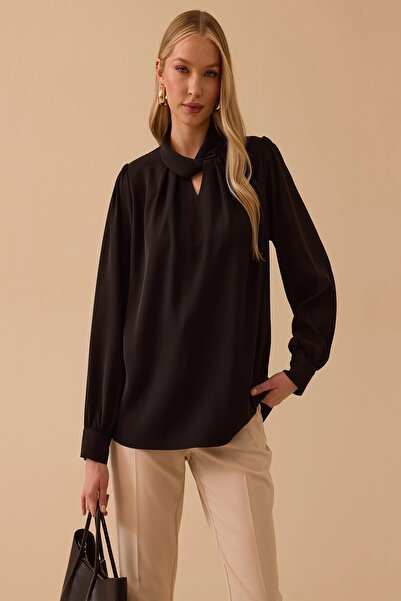 Rain and River Pleated Detailed Blouse with Gathered Collar