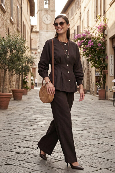 Lela Κοστούμι με κουμπιά, λαιμόκοψη ποδηλάτου, ψηλόμεσο και φαρδιά μπατζάκια ...