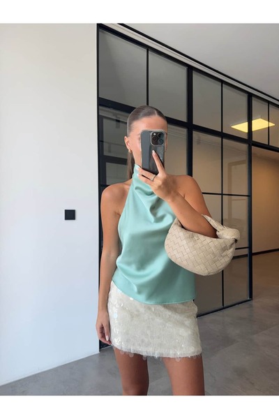 BB Bensu Buyruk ΜΠΛΟΥΖΑ ΣΑΤΕΝ ΜΕ ΛΑΙΜΟΥΡΓΙΑ ΧΑΛΤΕΡ ΣΕ ΧΡΩΜΑ ΜΕΝΤΑΣ