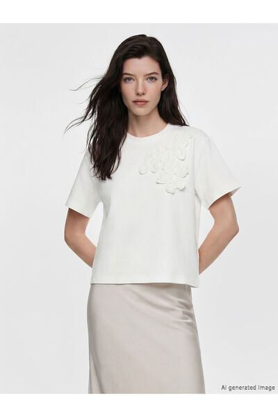 LC Waikiki YK PLUS LCW Comfort Γυναικείο T-Shirt με Απλικέ Λουλούδια και Απαλ...