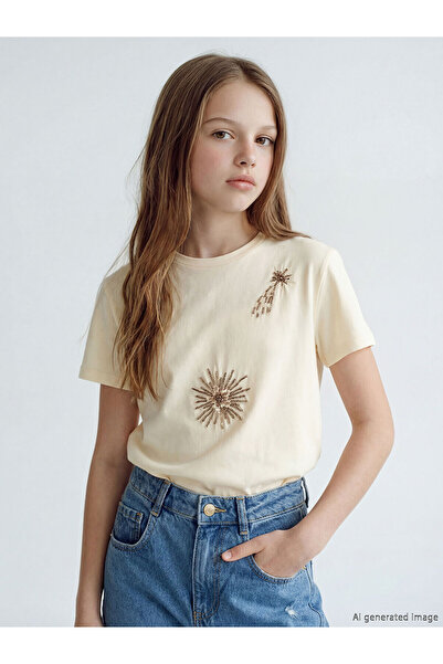 LC Waikiki Trendlucky Girl's T-Shirt with Oval Collar and Beads with a Differ...