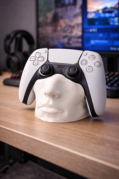 Root Made PS5 DualSense Oyun Kolu Standı İnsan Figürlü Dekoratif Gamepad Tutucu Siyah ve Beyaz Tasarım