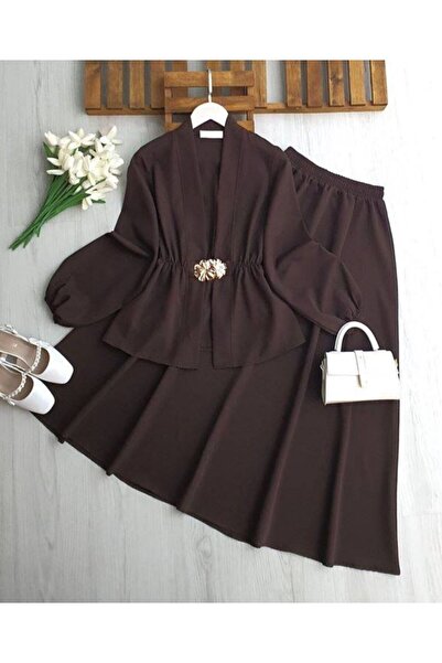 TrendParis Σετ Φούστα-Σακάκι με Διπλή Υφασμάτινη Καρφίτσα Λεπτομέρειας