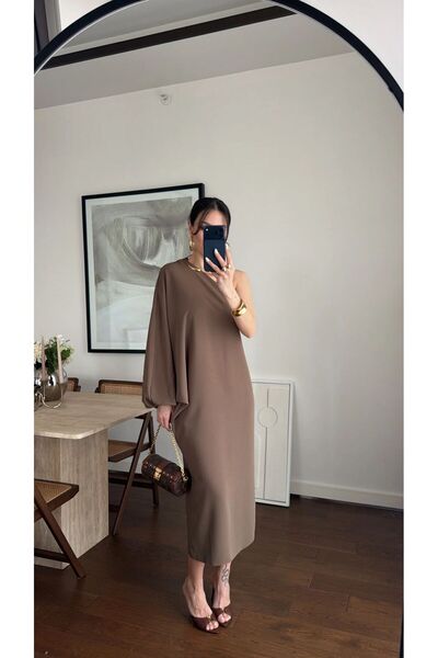 FMN Butik Μακρύ φόρεμα μίντι, κομψό, με μονό μανίκι νυχτερίδα και ανοιχτούς ώ...