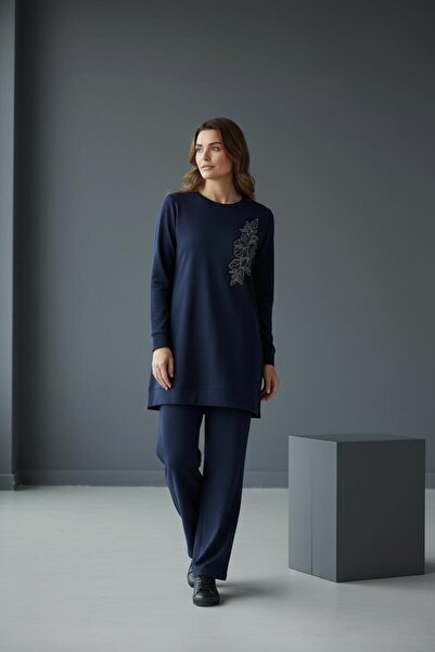 Triland طقم TRILAN من القطن بتفاصيل مطرزة من الأعلى والأسفل