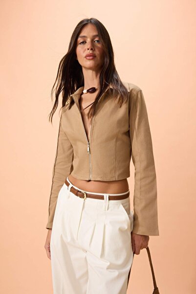 Συλλογή Trendyol Μπεζ σακάκι με φερμουάρ που εφαρμόζει στο σώμα/εφαρμοστό Γκα...