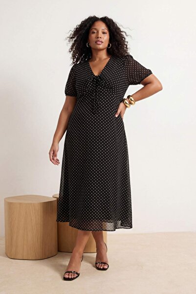 Trendyol Curve Μαύρο φόρεμα σιφόν Υφαντό σε μεγάλο μέγεθος TBBSS26AH00169
