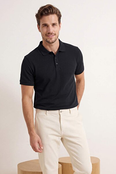 Trendyol Kollektion Schwarzes, normal geschnittenes, strukturiertes T-Shirt m...